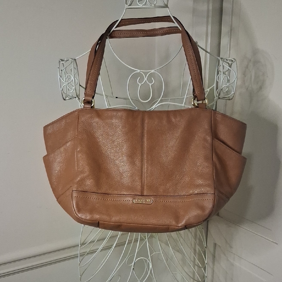 Coach Handbags - Coach Leather Shoulder Bag